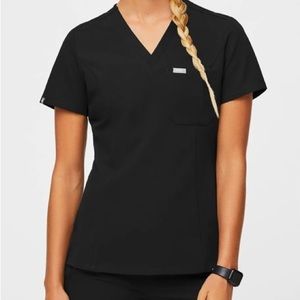 Slim fit XL FIGS TOP. Barely worn